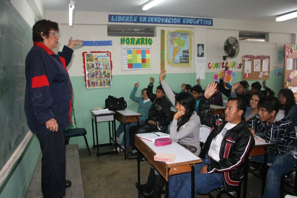 Jóvenes y adultos pueden culminar sus